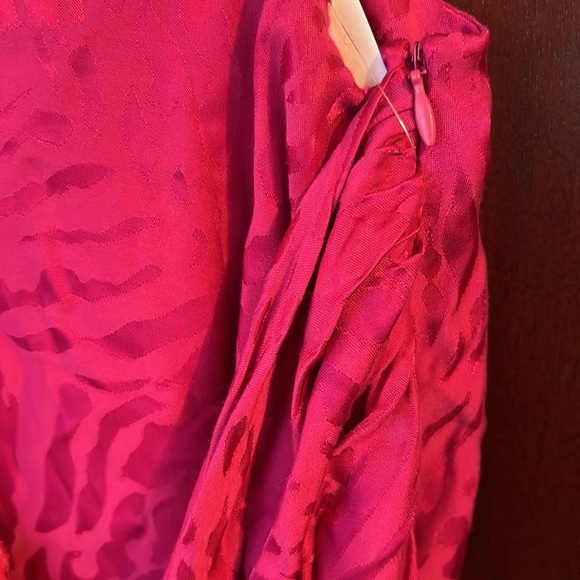 ZARA fuschia wrap skirt with buckle size large - Picture 8 of 11